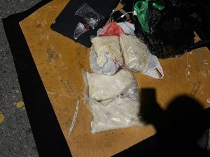 В Тюменской области задержан курьер с почти тремя килограммами наркотиков