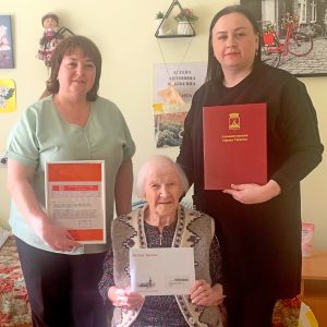 🎉 103 года! В Нижнетавдинском округе поздравили удивительную именинницу