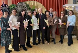 Мир и красоту создаём мы