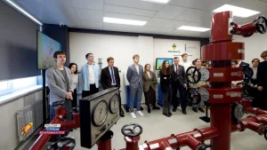 Кадры для Арктики и нефтегазовой отрасли: в Тюмени прошли очные финалы «Я – профессионал»