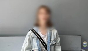 Тоболячка решила продать кроссовки, но попалась на уловку мошенников